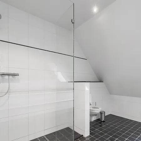 Spacious And Sustainable In With Large Garden Holiday home *