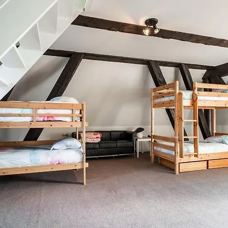 Spacious And Sustainable In With Large Garden Holiday home Heiloo