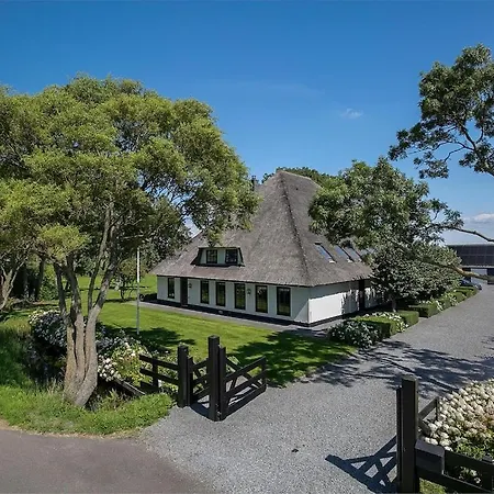 Holiday home Spacious And Sustainable In With Large Garden