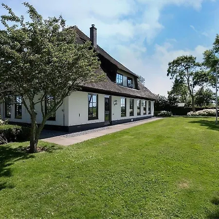 Spacious And Sustainable In With Large Garden Heiloo