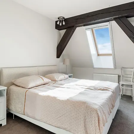 Spacious De Pauwenhof Heiloo