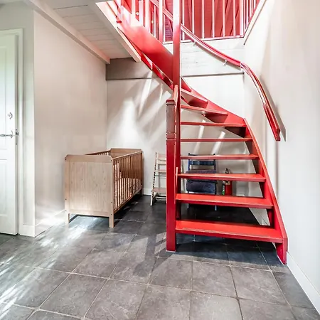 Holiday home Spacious De Pauwenhof *