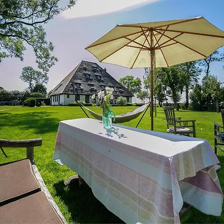 Spacious De Pauwenhof