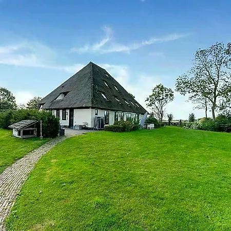 Spacious De Pauwenhof Дом отдыха *
