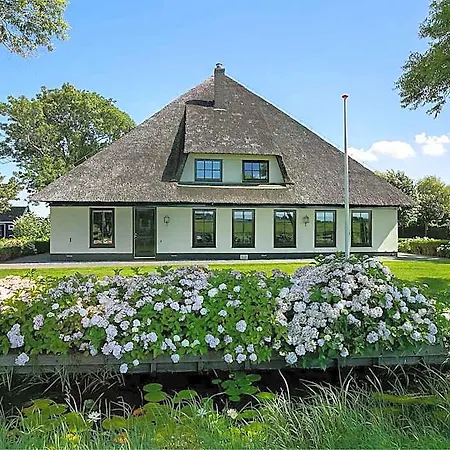 Spacious De Pauwenhof * Хейло