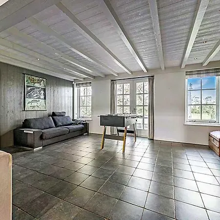 Spacious De Pauwenhof Дом отдыха *