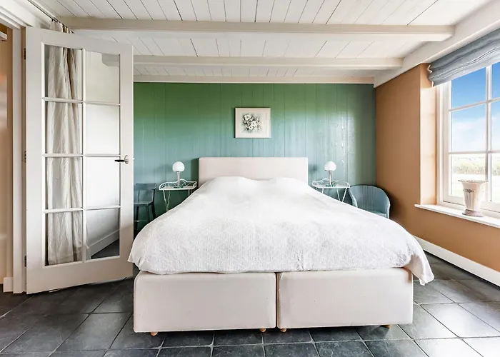 Spacious De Pauwenhof Дом отдыха Хейло