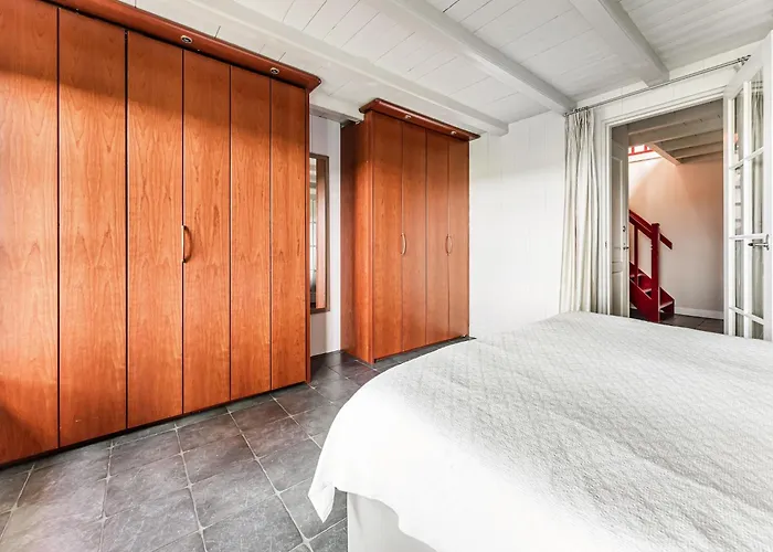 Spacious De Pauwenhof * Хейло