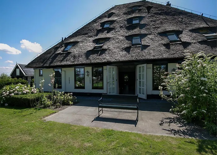 Ferienhaus Spacious De Pauwenhof