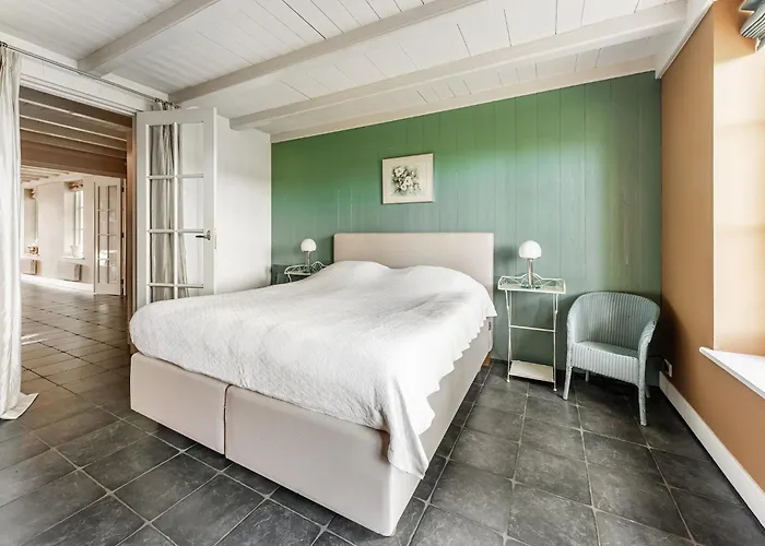 Дом отдыха Spacious De Pauwenhof *