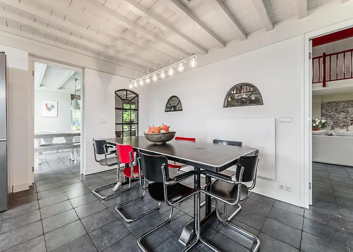 Дом отдыха Spacious De Pauwenhof Хейло