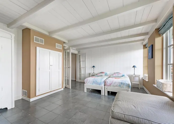 Spacious De Pauwenhof Дом отдыха *