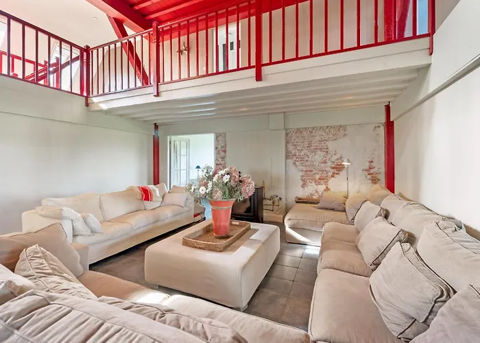 Spacious De Pauwenhof Дом отдыха *