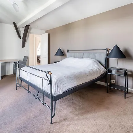 Vakantiehuis Spacious De Pauwenhof