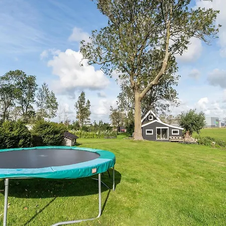 Vakantiehuis Spacious De Pauwenhof